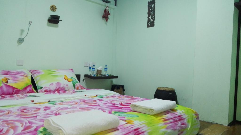 Shannkalay Hostel Yangon Bilik gambar